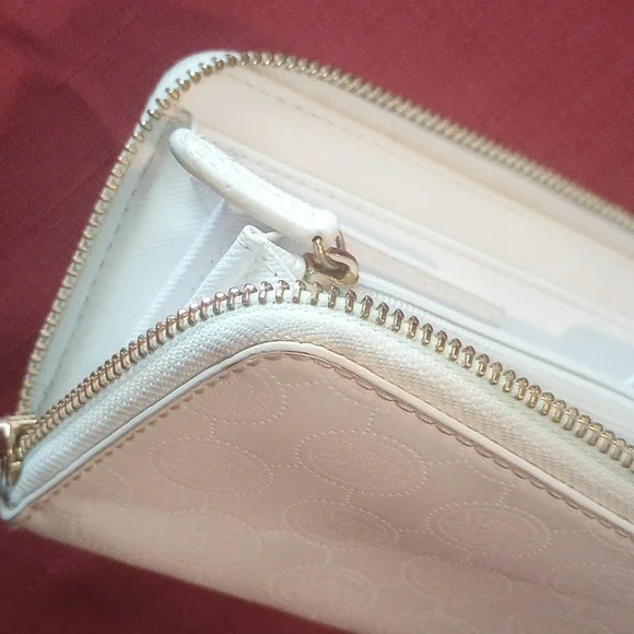 Michael Kors White Mk Logo Zipper Wallet Clutch with Gold Accents - Picture 11 of 12